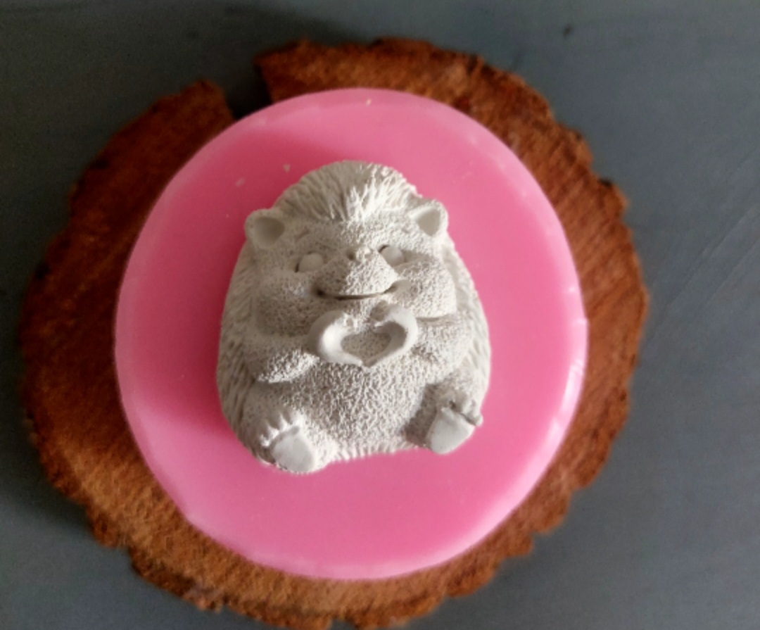 قالب سیلیکونی  جوجه تیغی پشت صاف ۴ سانتی