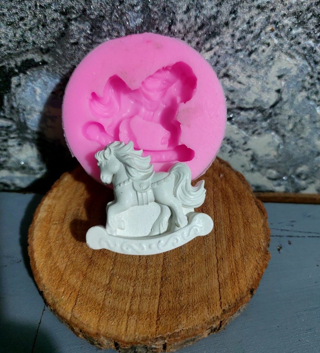 قالب سیلیکونی اسب چرخ و فلکی ۴/۵سانتی