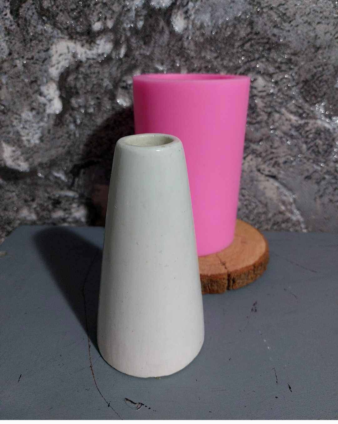 قالب سیلیکونی  گلدان  مخروطی ۱۲ سانت