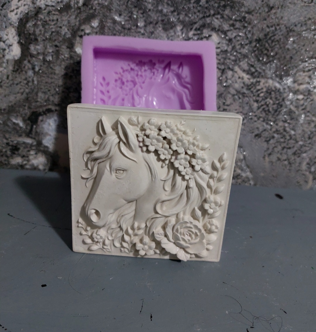 قالب سیلیکونی  کتیبه اسب و گل